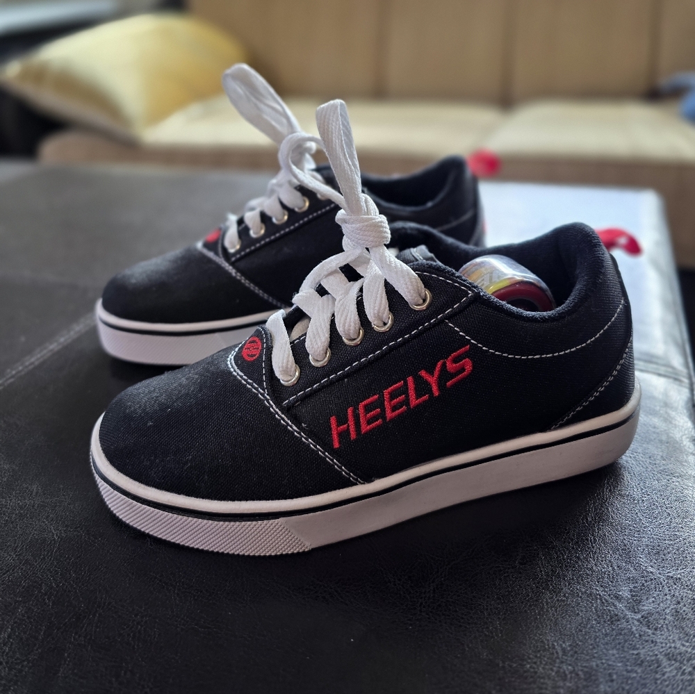Heelys Pro 20 Wheeled Skate Shoes Youth Size 3